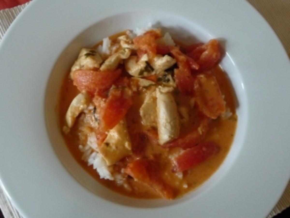 Bilder für Rotes Hähnchencurry mit Tomaten - Rezept