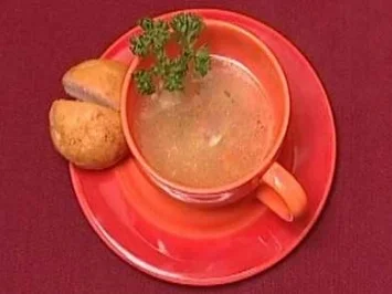 Gekochte Lederflugzeuge – Hühnersuppe (Harry Schmidt) - Rezept