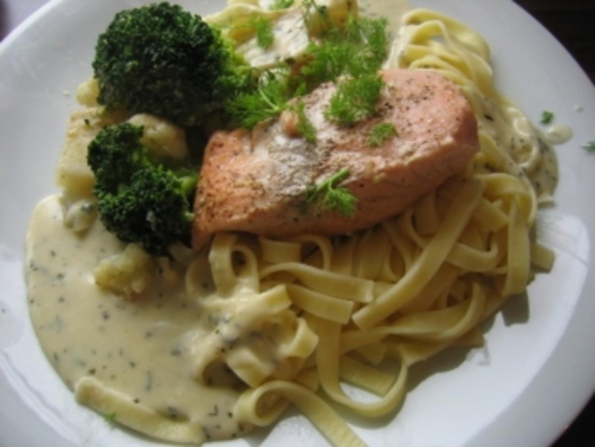 Lachs auf Fenchel -Brokkoligemüse - Rezept - kochbar.de