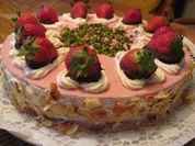 Muttertagstorte --- Erdbeer-Joghurtsahne - Rezept