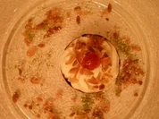 Frankfurter Kranz in Schokoschale serviert - Rezept