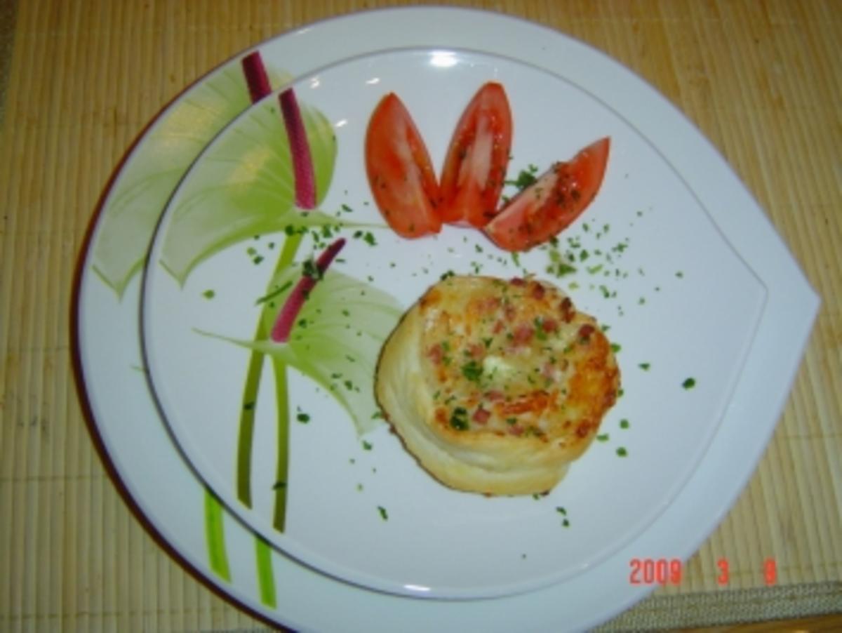 Blätterteigschnecken mit Schinken-Käsefüllung - Rezept - kochbar.de