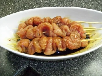 Rezept: Sate-Spieße mit Erdnuss-Chili-Sauce Bild Nr. 2 Sate-Spieße mit Erdnuss-Chili-Sauce - Rezept - Bild Nr. 2