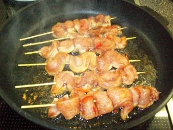 Rezept: Sate-Spieße mit Erdnuss-Chili-Sauce Bild Nr. 3 Sate-Spieße mit Erdnuss-Chili-Sauce - Rezept - Bild Nr. 3