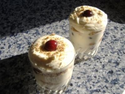 Rezept: Schoko-Kirsch-Tiramisu Schoko-Kirsch-Tiramisu - Rezept