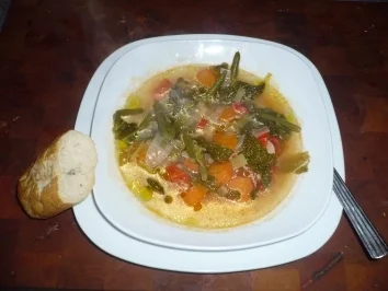 Oilos Gemüsesuppe - Rezept