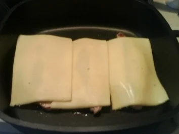 Naturschnitzel mit Bärlauch - Käse - Kruste und Paprika - Paperoni - Nudeln - Rezept