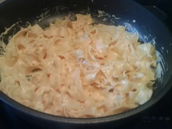 Naturschnitzel mit Bärlauch - Käse - Kruste und Paprika - Paperoni - Nudeln - Rezept