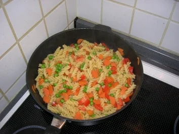 Nudelpfanne mit Putenbrust ,Gemüse und Champions - Rezept - Bild Nr. 3