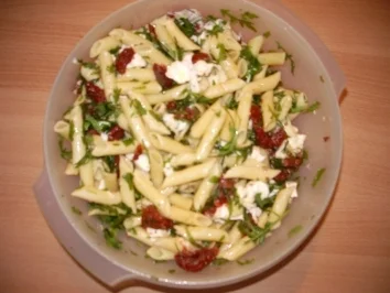 Salate: Sommerlicher Nudelsalat - Rezept