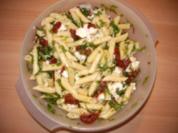 Salate: Sommerlicher Nudelsalat - Rezept