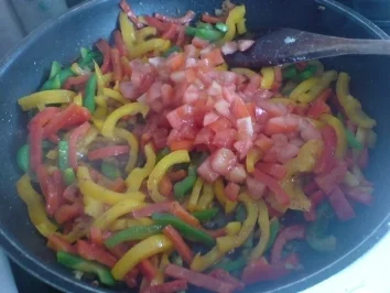 Rezept: Hähnchen-Reis-Pfanne Hähnchen-Reis-Pfanne - Rezept