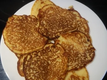 Rezept: Kartoffelgerichte: Kartoffelpuffer, Reibekuchen, Backers oder Hatscheln (mehr Namen weiß ich nicht mehr.....) Kartoffelgerichte: Kartoffelpuffer, Reibekuchen, Backers oder Hatscheln (mehr Namen weiß ich nicht mehr.....) - Rezept