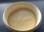 Hefeteig (Grundrezept) - Rezept