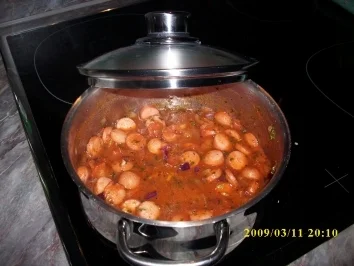 Würstchengulasch mediteran und fruchtig - Rezept