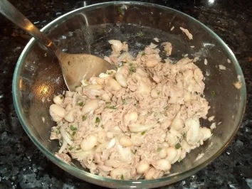 Rezept: Bohnen-Thunfisch-Salat Bohnen-Thunfisch-Salat - Rezept