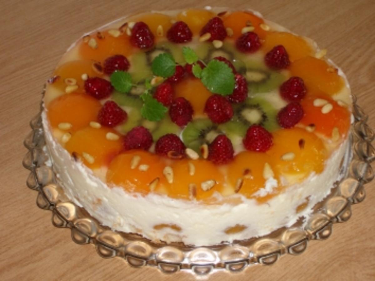 Aprikosen-Joghurt-Torte - Rezept