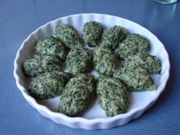 Kartoffelnockerl mit Spinat und Kräutern - Rezept - Bild Nr. 3