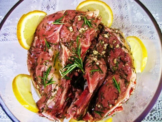 Lammkoteletts mit frischen Kräutern ... - Rezept