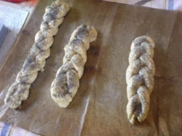 Rezept: Osterhasen und Co. aus Hefeteig Osterhasen und Co. aus Hefeteig - Rezept