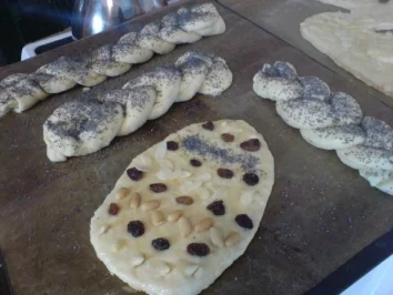 Rezept: Osterhasen und Co. aus Hefeteig Osterhasen und Co. aus Hefeteig - Rezept