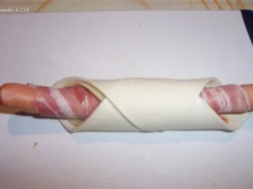 Rezept: Würstchen im Käse-Blätterteig-Mantel Würstchen im Käse-Blätterteig-Mantel - Rezept