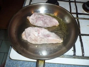 Hühnchen in Champignon - Weißwein - Soße - Rezept