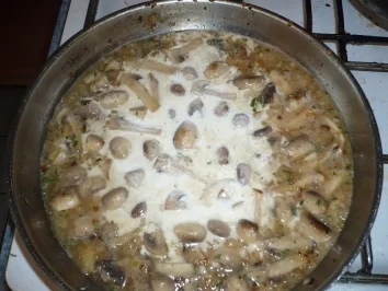 Hühnchen in Champignon - Weißwein - Soße - Rezept