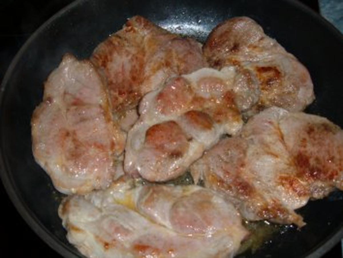 Fleisch : Nackenkarbonade - Mit Tomaten - Zwiebelgemüse - Rezept - Bild Nr. 2