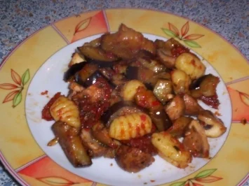 Rezept: Mediterane Gnocchi-Gemüsepfanne Mediterane Gnocchi-Gemüsepfanne - Rezept