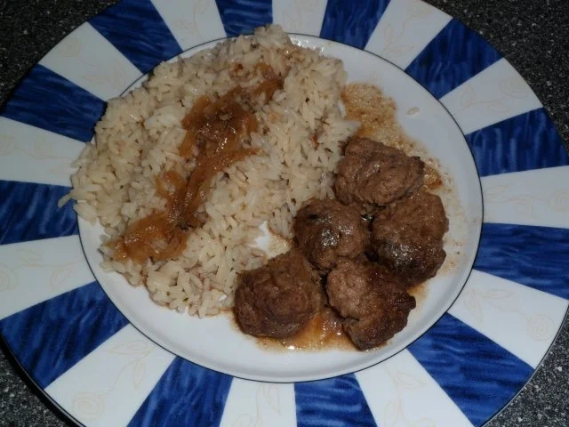 Hackbälchen in Zwiebel - Bier Soße - Rezept