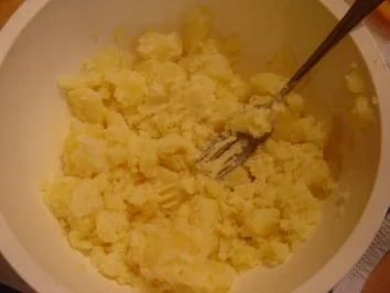 Rezept: PATATONA AL PECORINO & ROSMARINO Bild Nr. 6 PATATONA AL PECORINO & ROSMARINO - Rezept - Bild Nr. 6