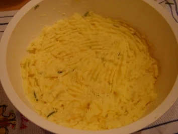 Rezept: PATATONA AL PECORINO & ROSMARINO Bild Nr. 7 PATATONA AL PECORINO & ROSMARINO - Rezept - Bild Nr. 7