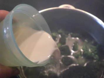 Rezept: * Suppe * Broccoli Cremsuppe Bild Nr. 4 * Suppe * Broccoli Cremsuppe - Rezept - Bild Nr. 4