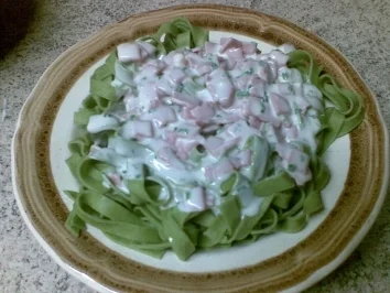 Grüne Tagliatelle mit Käse-Rahm-Sosse - Rezept