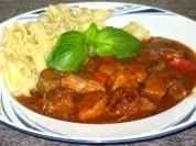 Rezept: Rindergulasch mit Sojasoße Rindergulasch mit Sojasoße - Rezept