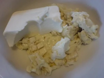 Obatzda auf Körnerbrot - Rezept