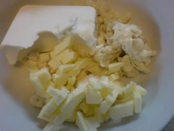 Obatzda auf Körnerbrot - Rezept