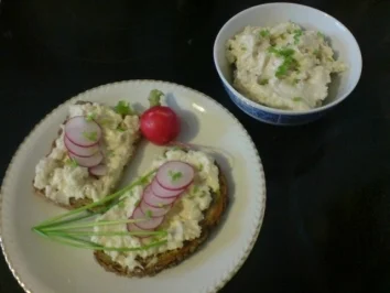 Obatzda auf Körnerbrot - Rezept