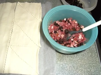 Speck-Pflaumen-Hörnchen - Rezept - Bild Nr. 2