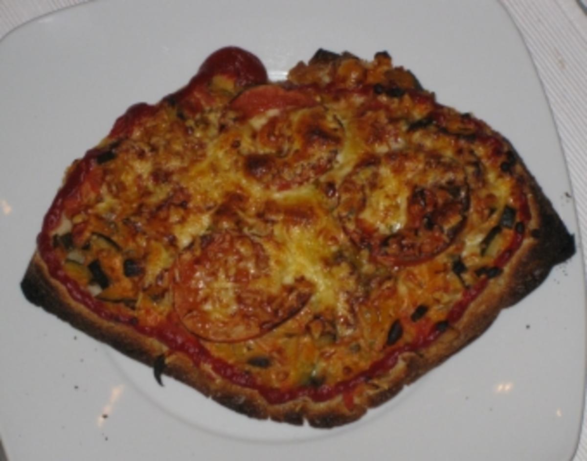 Vitaminöse Fladenbrotpizza - Rezept mit Bild - kochbar.de