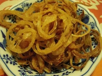 Rumpsteaks mit frittierten Zwiebelringen - Rezept - Bild Nr. 4