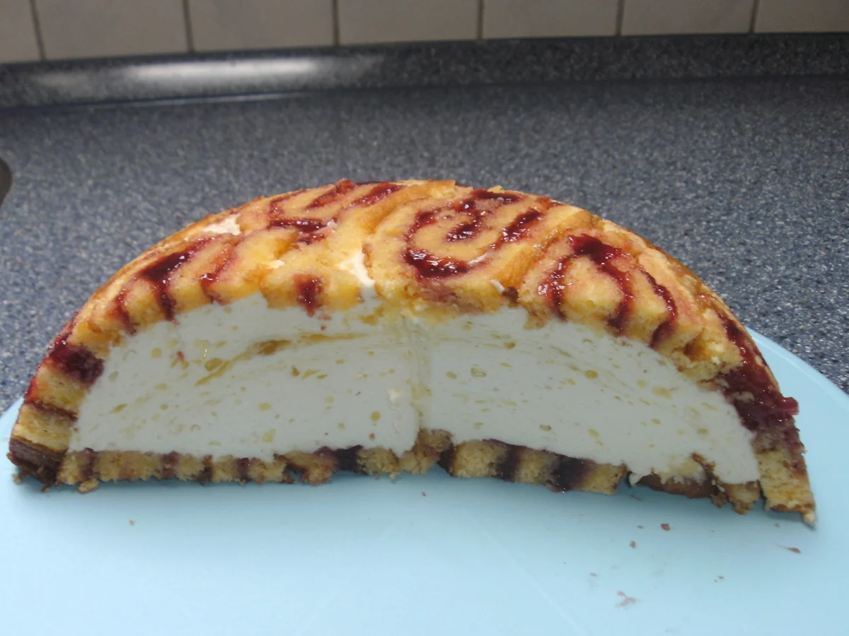 Rezept: Biskuit - Charlotte Bild Nr. 2 Biskuit - Charlotte - Rezept - Bild Nr. 2