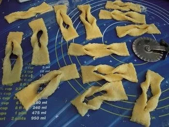 Rezept: Hobelspäne (Räderkuchen) Bild Nr. 3 Hobelspäne (Räderkuchen) - Rezept - Bild Nr. 3