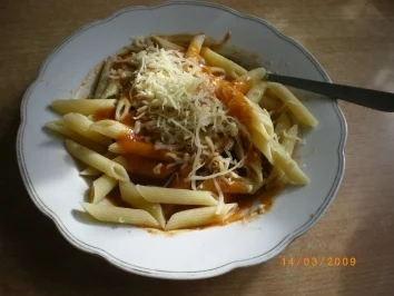 Gemüse-Tomaten-Soße mit Nudeln - Rezept