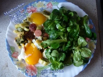 Hauptspeise: Maultaschen-Spiegelei-Würstchen-Pfanne - Rezept