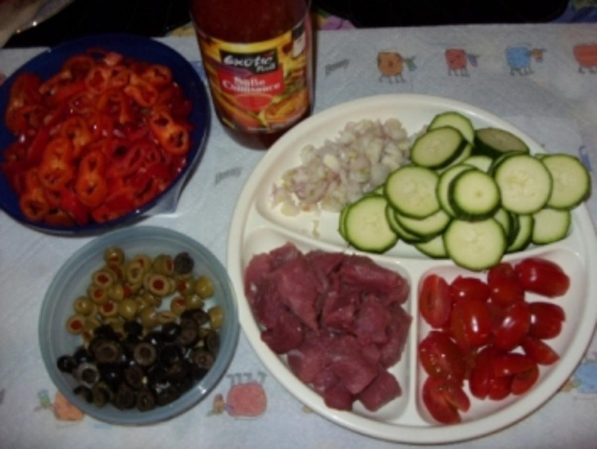 Filetstücke auf buntem Gemüse und süßer Chilisoße - Rezept - Bild Nr. 2