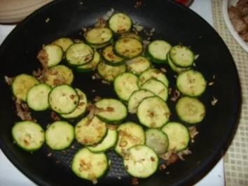 Rezept: Filetstücke auf buntem Gemüse und süßer Chilisoße Bild Nr. 6 Filetstücke auf buntem Gemüse und süßer Chilisoße - Rezept - Bild Nr. 6