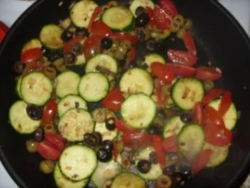 Rezept: Filetstücke auf buntem Gemüse und süßer Chilisoße Bild Nr. 7 Filetstücke auf buntem Gemüse und süßer Chilisoße - Rezept - Bild Nr. 7