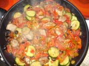 Filetstücke auf buntem Gemüse und süßer Chilisoße - Rezept